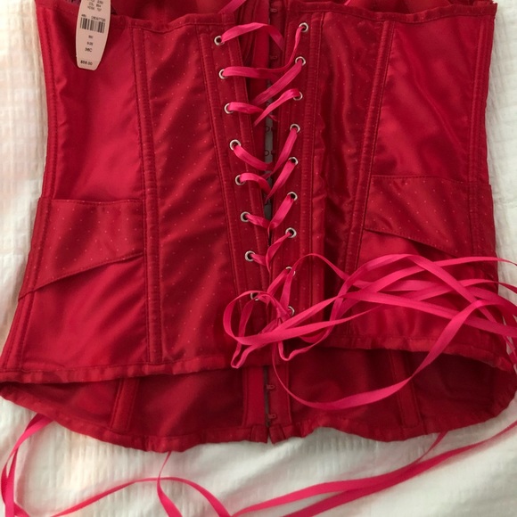 Halter top - Picture 3 of 3